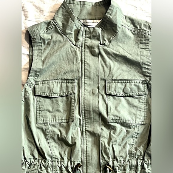 Christopher & Banks Women's Green Cotton Utility Zip-Up Cinch Vest Size Medium - Picture 2 of 15